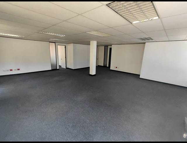 210M² OFFICE TO LET IN BRYANSTON